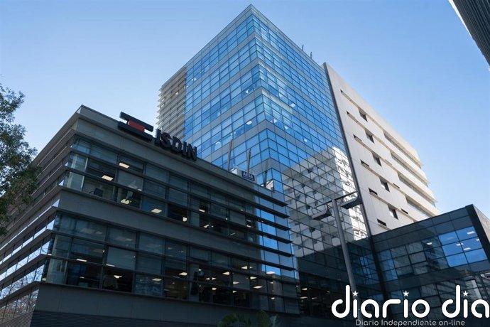 Puig compra a Esteve su 50% de Isdin por 1.200 millones y se hace con el 100% de la empresa