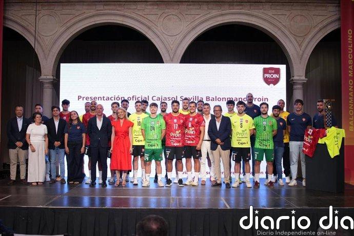 Pulido recibe al Cajasol Sevilla BM Proin en su presentación oficial antes del estreno en la Liga Asobal
