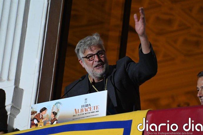 Raúl Cimas pregona en Albacete reivindicándola como capital de C-LM, citando a 'La Hora Chanante' y ensalzando el tardeo