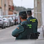 Relacionan el caso de la joven atada a un árbol en Málaga con otro caso de violencia de género cometido por su padre