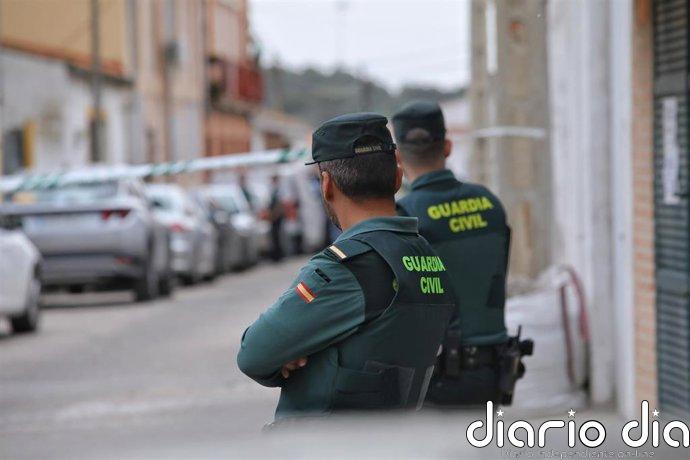Relacionan el caso de la joven atada a un árbol en Málaga con otro caso de violencia de género cometido por su padre