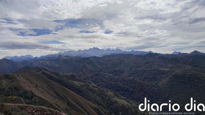 Rescatados dos senderistas que se sintieron indispuestos en la ruta de Horcada de Caín, en Picos de Europa