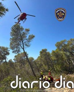 Rescatan en helicóptero a una excursionista lesionada en Peguera