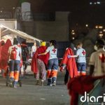 Rescatan un cayuco con 44 migrantes a bordo y cinco fallecidos en aguas de Gran Canaria