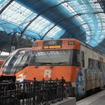 Retrasos en la R1 de Rodalies por una incidencia en la señalización en Sant Adrià (Barcelona)