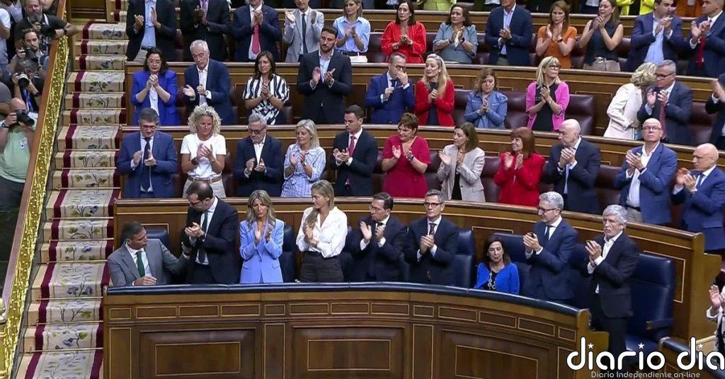 Robles no se levanta a aplaudir a Sánchez tras sus explicaciones en el Congreso sobre la gestión de Ceuta