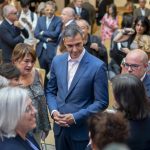 Sánchez defiende su política de vivienda frente a "comprar un aticazo de 6 millones para una presidenta"