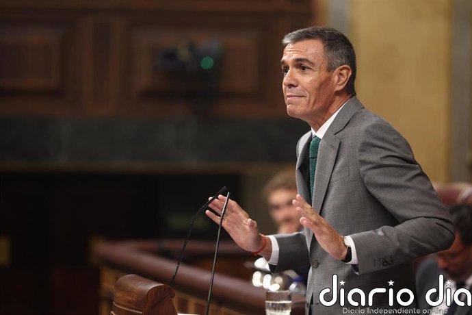Sánchez reta a Feijoó a obligar a Ayuso a explicar quién compró "el aticazo" con "el dinero de los madrileños"