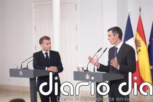 Sánchez se disculpa ante Macron por el rechazo del Tratado de Amistad por el PP, al que acusa de "ideologizar"