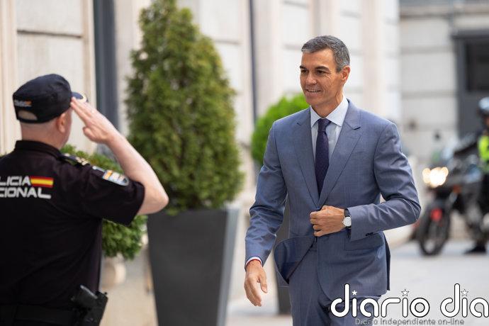 Sánchez ve una "vergüenza" la suspensión de 'ley de nietos" y acusa a PP y Vox de querer quitar voto a 400.000 españoles