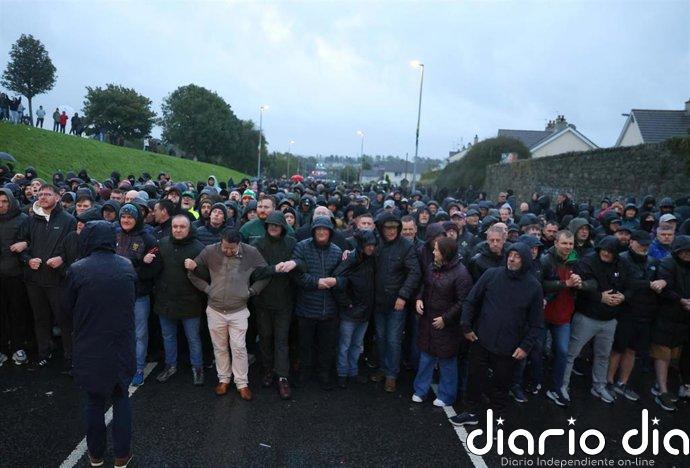 Se dispersan la mayoría de asistentes al bloqueo de la primera marcha Orange en Portadown (Irlanda del Norte) en 28 años
