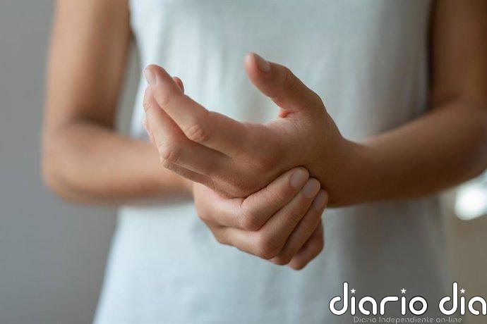 ¿Se te duermen las manos? Estas son las causas más frecuentes y las señales que no debes ignorar