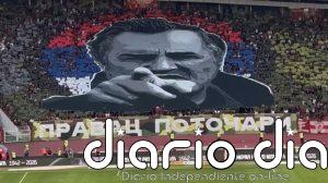 Seguidores de los equipos serbios Estrella Roja y Partizan rinden homenaje al excomandante serbobosnio condenado Mladic