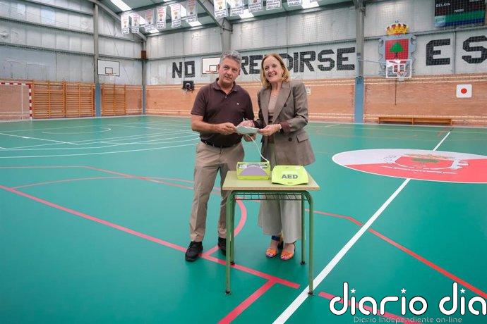 Selaya cuenta con dos nuevos desfibriladores adquiridos con una subvención de Presidencia