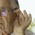 SEORL-CCC recuerda el vínculo entre hipoacusia y demencia y pide un programa de cribado auditivo para mayores de 60 años