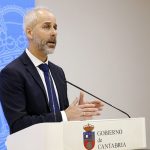 Silva asegura que en Cantabria hay más docentes que cuando llegó al Gobierno pese a contar con 7.000 alumnos menos