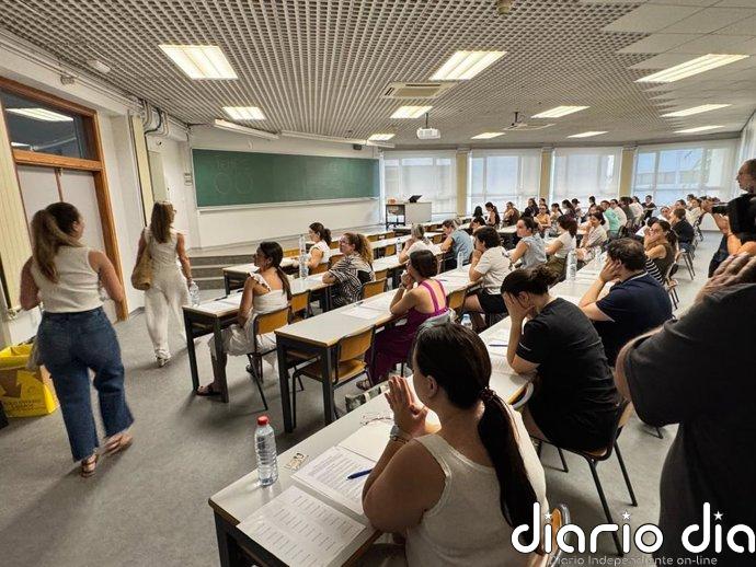 Sindicatos critican el "desastre" del inicio de las oposiciones a maestros y piden explicaciones por los retrasos