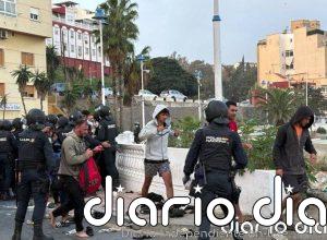 Sindicatos de la Policía denuncian "falta de previsión" del Gobierno en el traslado de migrantes al Puerto de Ceuta
