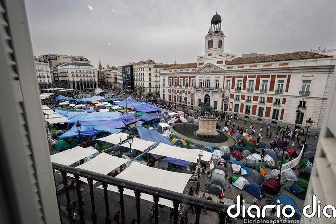 Sindicatos de Policía apuntan al delegado del Gobierno por permitir la acampada antidesahucios en la Puerta del Sol