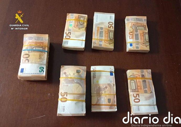 Sorprendido en la A-31 con 100.000 euros sin declarar ocultos en el coche que conducía en Albacete