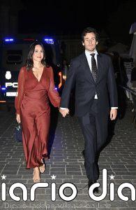 Tamara Falcó, su momento 'tierra trágame' en la ópera. 'Pierde' un zapato y la confunden con Chabeli Iglesias