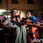 Tensión y empujones ante la casa de Maricarmen a la espera de la comisión judicial para ejecutar su desahucio