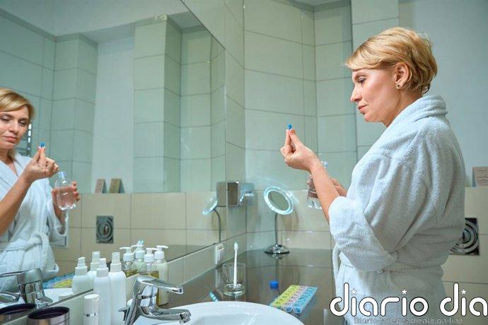Terapia hormonal para la menopausia: la diferencia entre tomarla por vía oral o a través de la piel