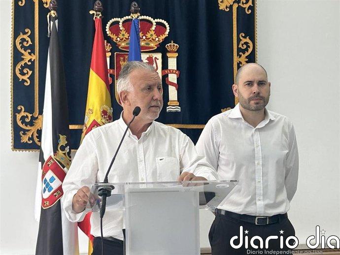 Torres traslada a unas vecinas de Ceuta que hará "todo lo posible" por desalojar las playas antes del 15 de octubre