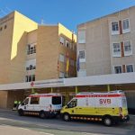 Trabajador herido al caer desde una escalera mientras realizaba trabajos en la fachada de un edificio en La Vila Joiosa