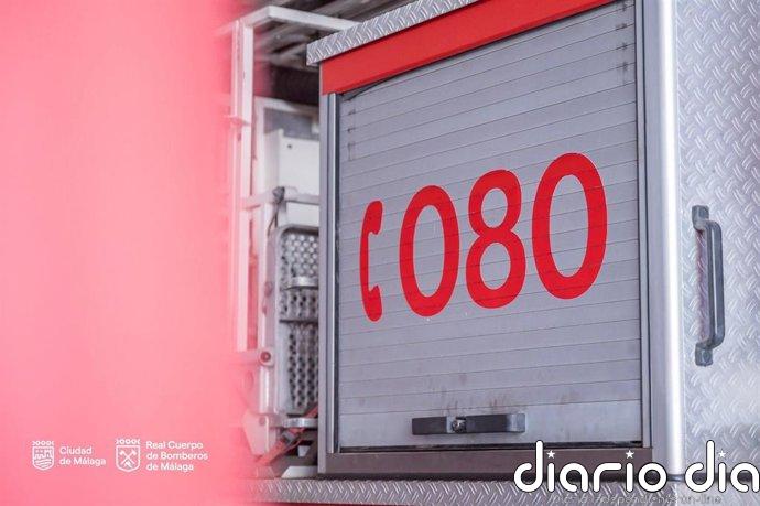 Tres personas atendidas por inhalación de vapores tras el derrame de agua oxigenada en una nave de Málaga