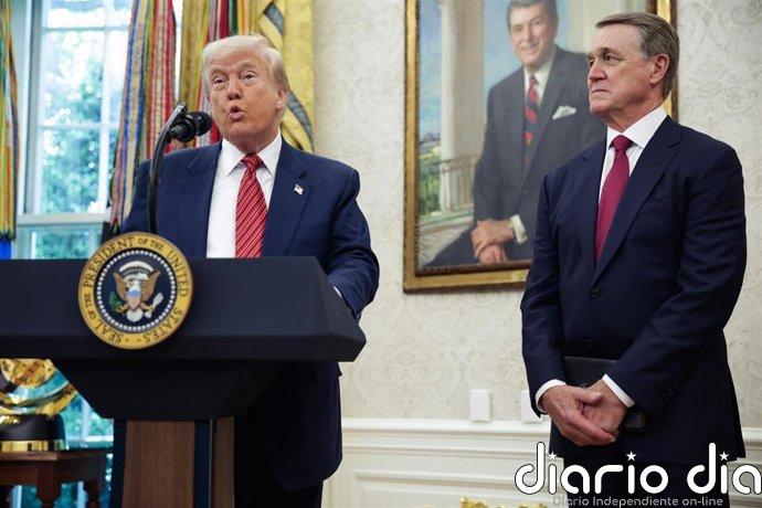 Trump desmiente a su embajador en Pekín sobre su supuesta oferta de armas a China: "Probablemente hablaba de Taiwán"