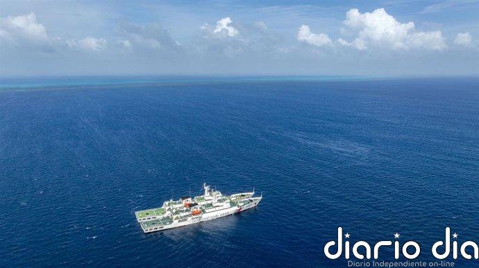 Un buque filipino y una embarcación de la Guardia Costera china chocan en el mar de China Meridional