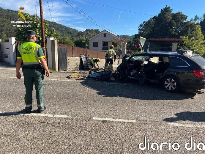 Un conductor resulta herido grave en O Porriño (Pontevedra) tras salirse de la vía y chocar contra un muro y un poste