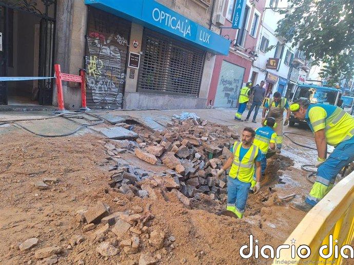 Una avería en una tubería de agua afecta a varios barrios de Palma desde esta mañana