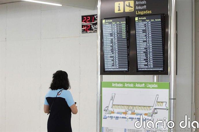 Una clienta que no pudo acreditar su descuento de residente agrede a una trabajadora del aeropuerto de Palma