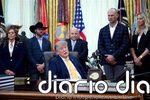 Una jueza federal de EEUU extiende el bloqueo a la orden de Trump que buscaba limitar el voto por correo