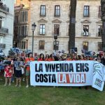 Una movilización en València clama contra la "inacción" de las instituciones ante el desahucio de Maricarmen en Madrid