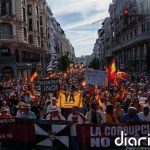 Unas 20.000 personas recorren el centro de Madrid en apoyo a Ceuta y para exigir elecciones ya