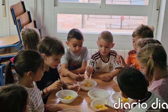 UPA e Intertropic acercan el mango español a más de 200 escolares de Pegalajar (Jaén)