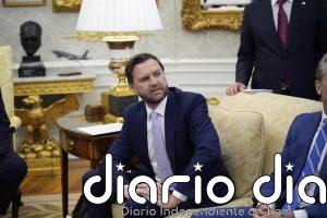 Vance sostiene que EEUU está en fase de "garantizar la libre circulación del comercio" en Ormuz tras los últimos ataques