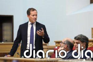 Velázquez defiende una labor basada en la autocrítica y reprocha a la oposición la falta de credibilidad y de propuestas