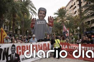 Víctimas de la dana se concentran en Alicante contra la "impunidad" de Mazón: "No se ha hecho justicia aún"