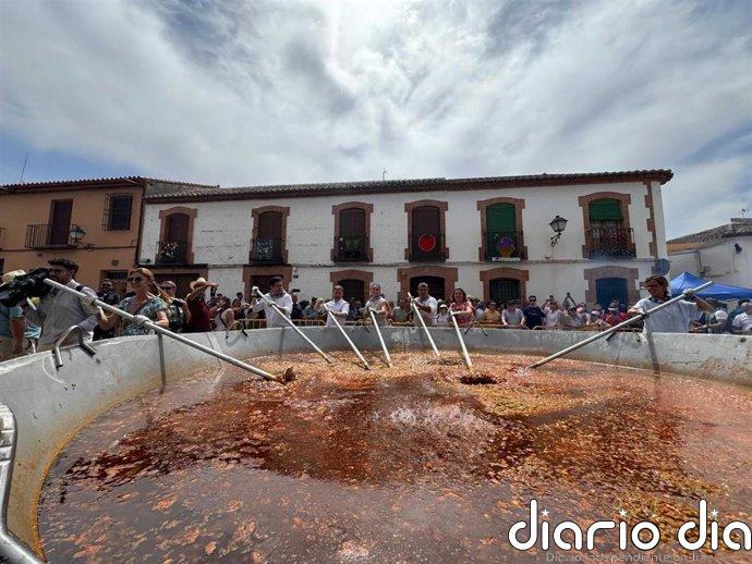Villanueva de los Infantes celebra su Feria del Pimiento con la elaboración de su pisto como seña de identidad