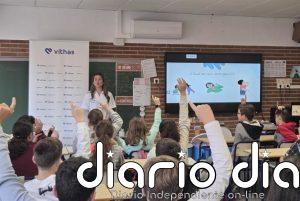 Vithas vuelve a impulsar sus talleres escolares de formación en salud y primeros auxilios
