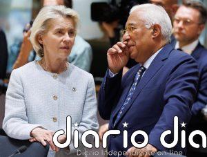 Von der Leyen y Costa censuran la presencia "lamentable" de altos cargos serbios en el funeral de Mladic
