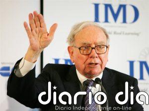 Warren Buffett se retira a la presidencia emérita de Berkshire Hathaway y da paso a su hijo Howard Buffett