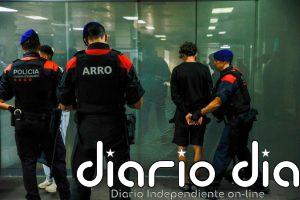 450 identificaciones y 15 objetos requisados ante la convocatoria de 'Blocus' en Barcelona
