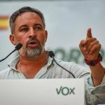 Abascal acusa a Sánchez de "traición" por el 'no' de España al reglamento de la UE para agilizar el retorno de migrantes