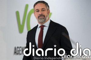 Abascal arremete contra Sánchez: "Primero arruina a los españoles, luego les insulta comprándoles el voto"