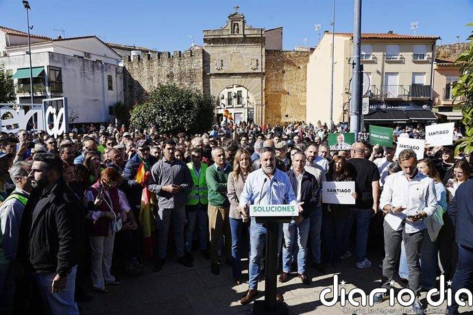 Abascal defiende que "la autonomía" de Vox está "intacta" a pesar del acuerdo con el PP para el Senado